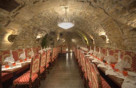 Restaurant groupe Paris - Grande cave voûtée médiévale pour repas association