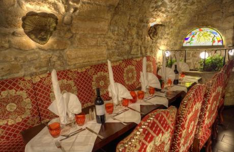 DINING ROOM FOR GROUPS L'ESCARMOUCHE