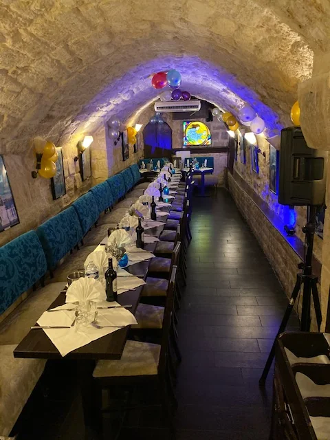 Table longue cave
